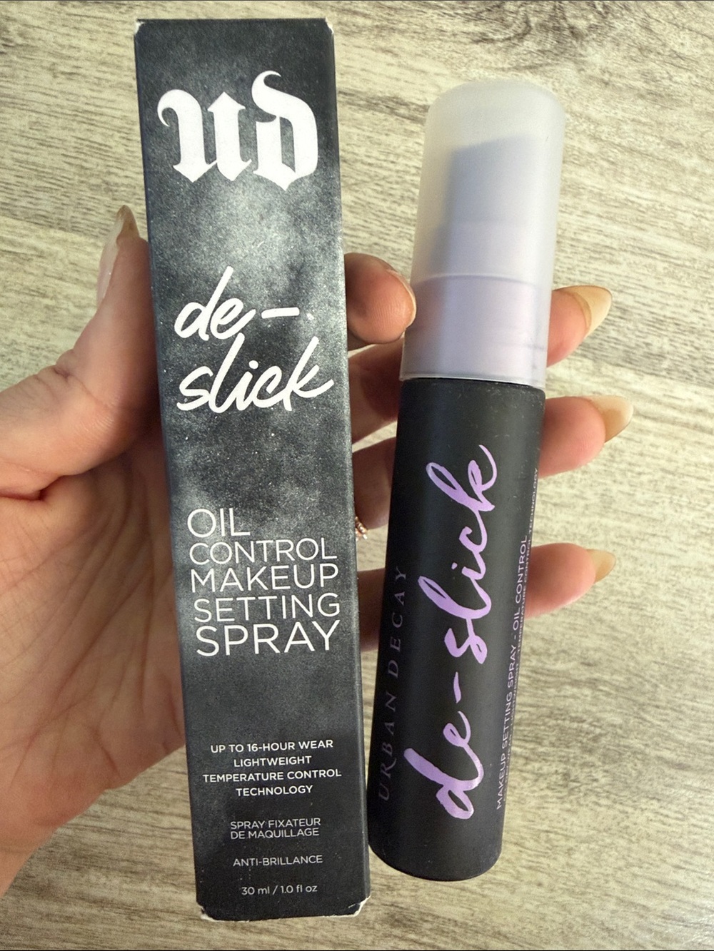 Urban Decay De-Slick Oil Control Setting Spray — Black with Purple Script